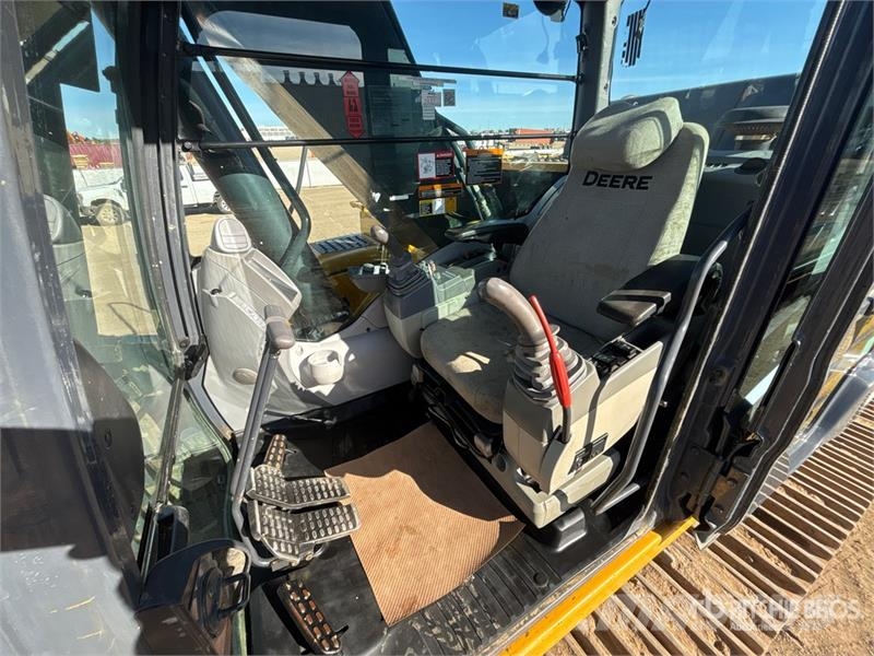 John Deere 290GLC Tracked Excavator حفارات زحافة