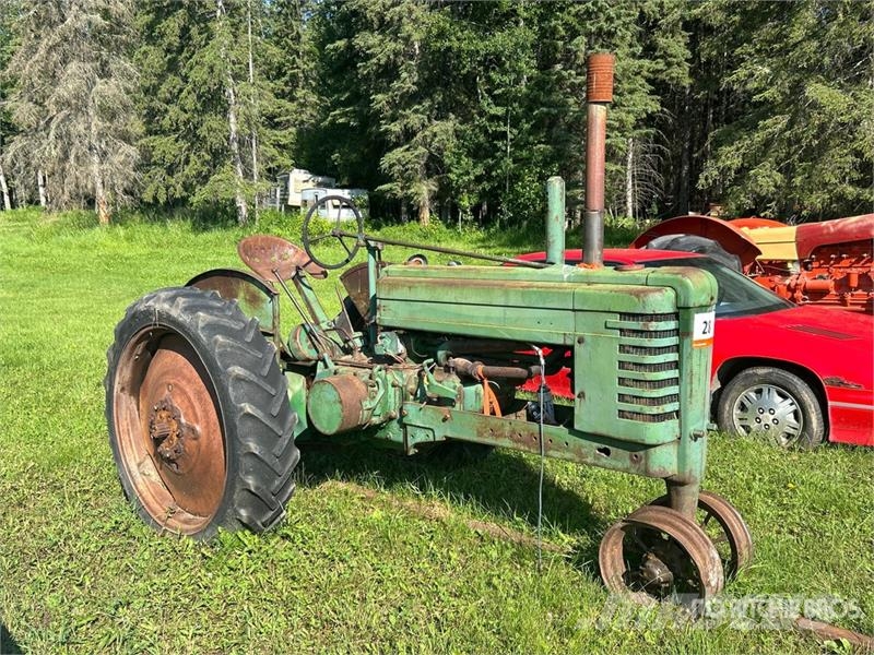 ジョンディア/John Deere 2WD Narrow Front Antique Tractorの