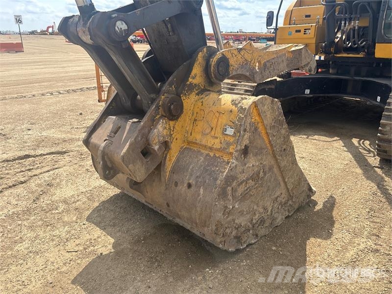 John Deere 300 P-Tier Beltegraver