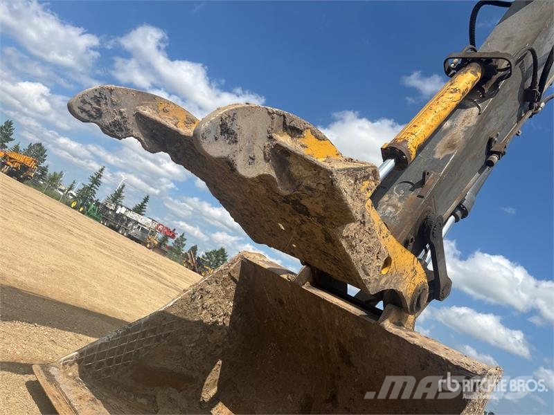 John Deere 300 P-Tier Beltegraver
