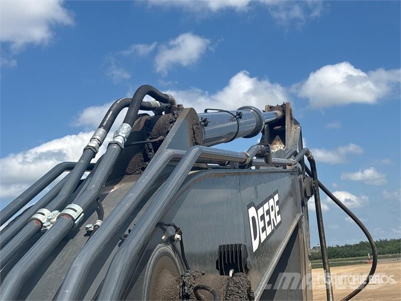 John Deere 300 P-Tier Beltegraver