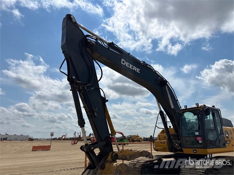 John Deere 300 P-Tier Beltegraver