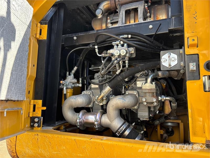 John Deere 300 P-Tier Beltegraver