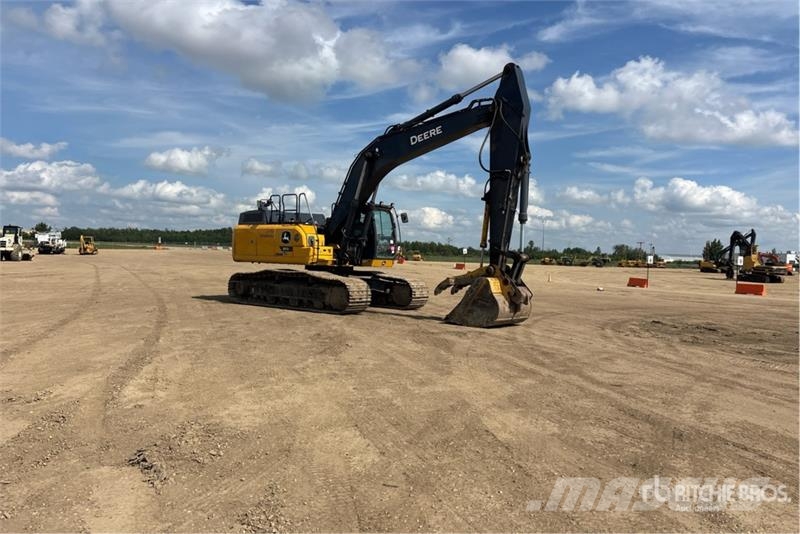 John Deere 300 P-Tier Beltegraver