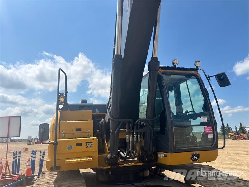 John Deere 300 P-Tier Beltegraver