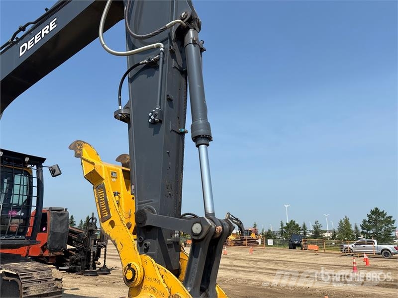 John Deere 300P Tracked Excavator Beltegraver