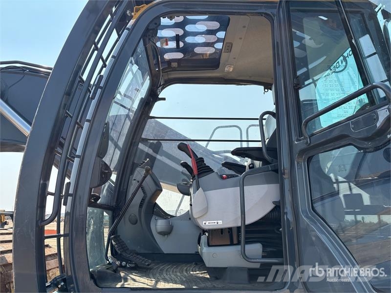 John Deere 300P Tracked Excavator Beltegraver