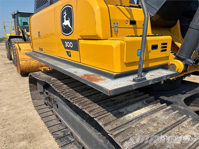 John Deere 300P Tracked Excavator Beltegraver
