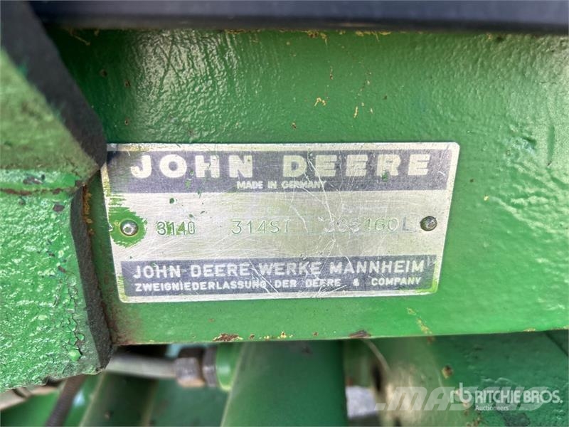 John Deere 3140 2WD Utility Tractor Naudoti kompaktiški traktoriai
