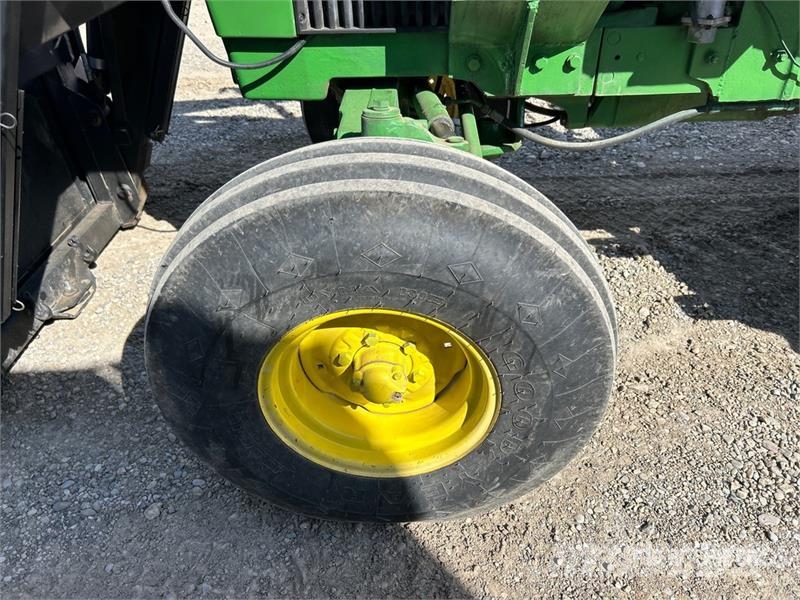 John Deere 3140 2WD Utility Tractor Naudoti kompaktiški traktoriai