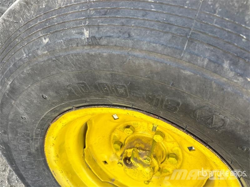John Deere 3140 2WD Utility Tractor Naudoti kompaktiški traktoriai