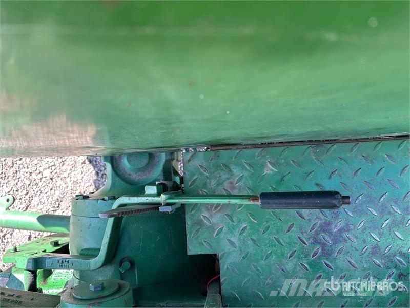 John Deere 3140 2WD Utility Tractor Naudoti kompaktiški traktoriai