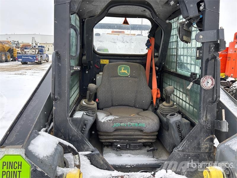 John Deere 317G Lietoti riteņu kompaktiekrāvēji