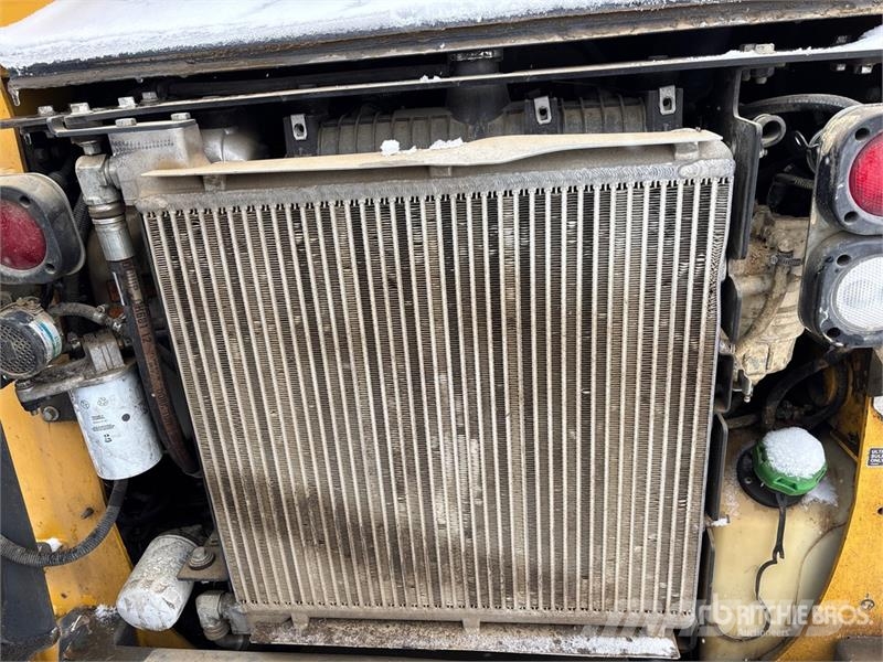 John Deere 317G Lietoti riteņu kompaktiekrāvēji