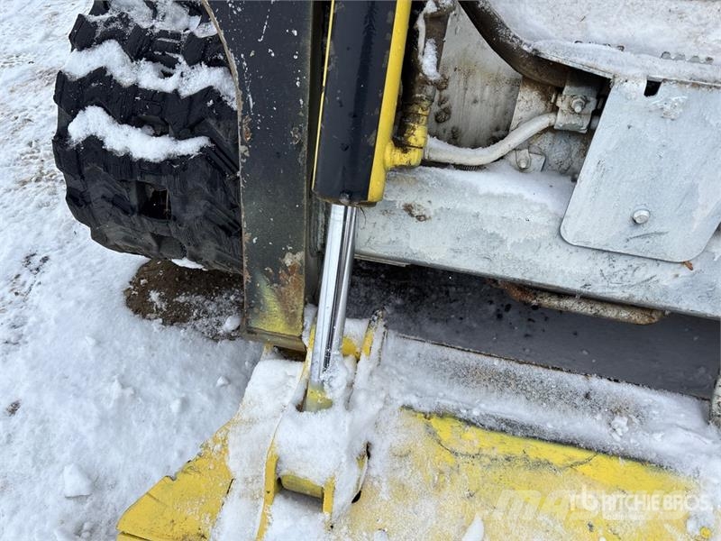 John Deere 317G Lietoti riteņu kompaktiekrāvēji
