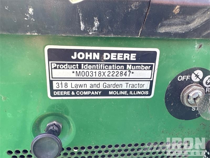 John Deere 318 4x2 Ride-On Lawn Mower 탑승형 잔디깎기