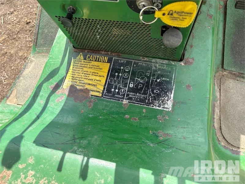 John Deere 318 4x2 Ride-On Lawn Mower 탑승형 잔디깎기