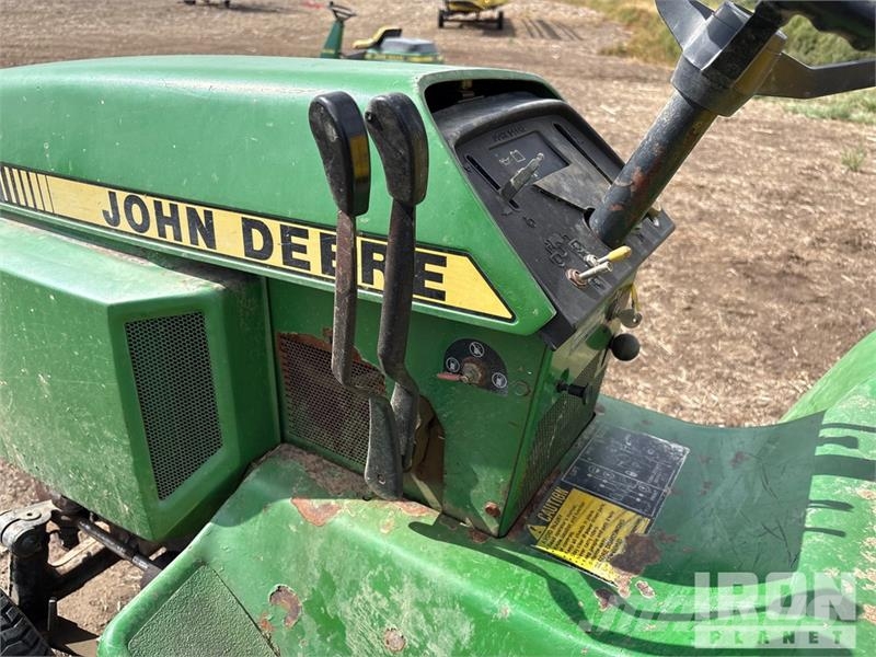 John Deere 318 4x2 Ride-On Lawn Mower 탑승형 잔디깎기