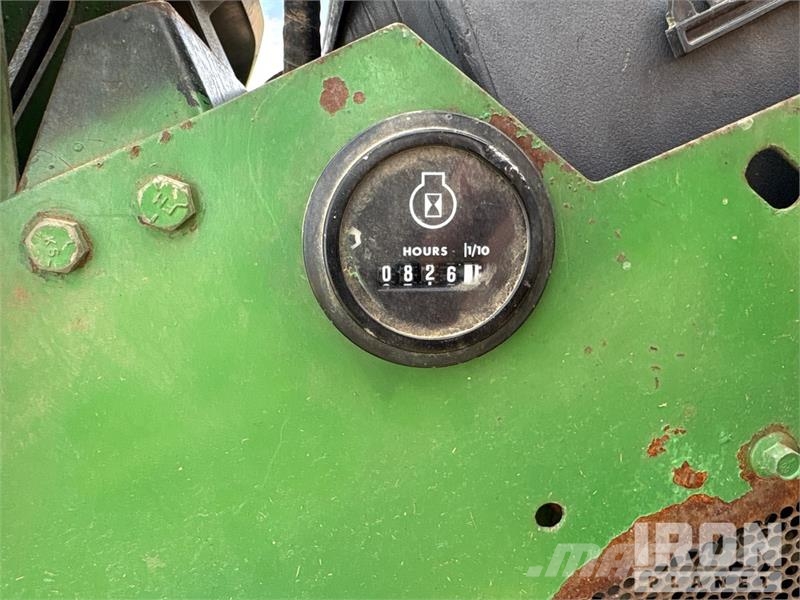 John Deere 318 4x2 Ride-On Lawn Mower 탑승형 잔디깎기