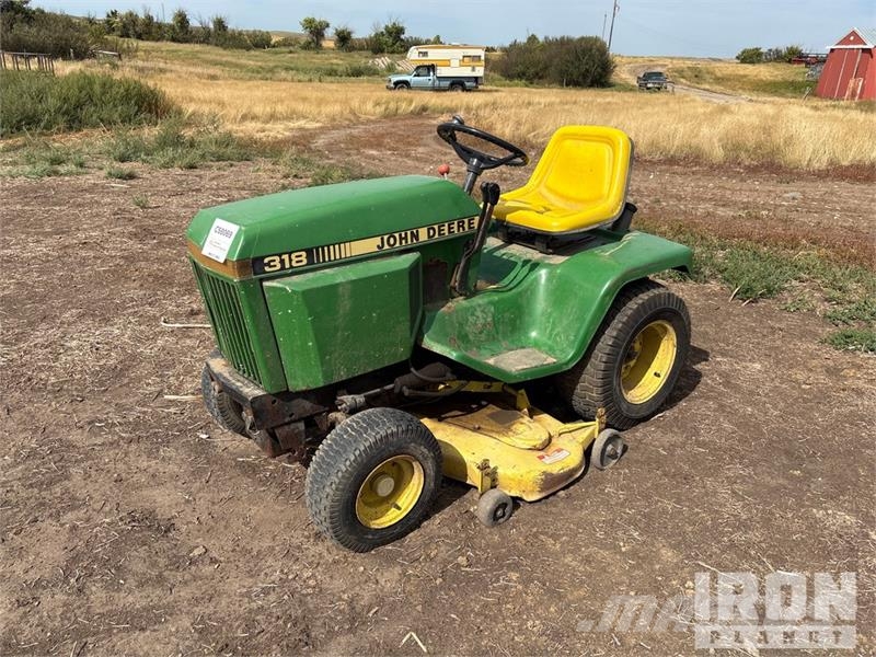 John Deere 318 4x2 Ride-On Lawn Mower 탑승형 잔디깎기