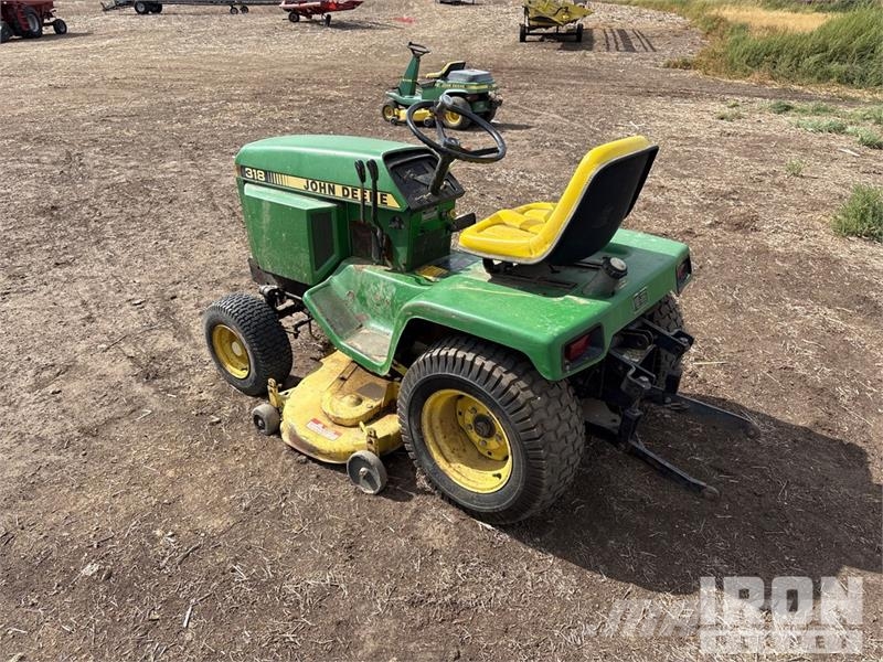John Deere 318 4x2 Ride-On Lawn Mower 탑승형 잔디깎기