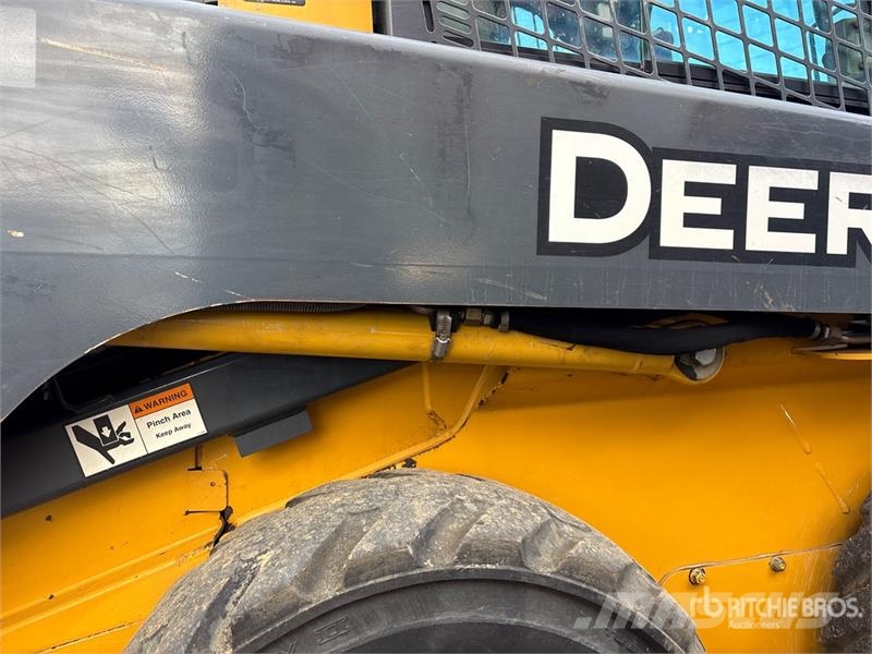 John Deere 318D Skid steer loaders