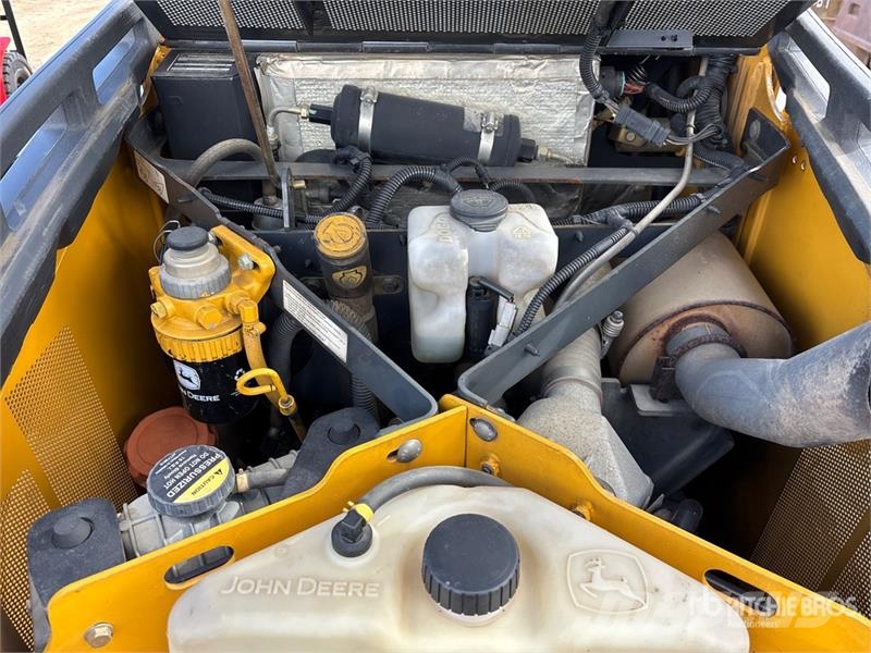 John Deere 318D Skid steer loaders