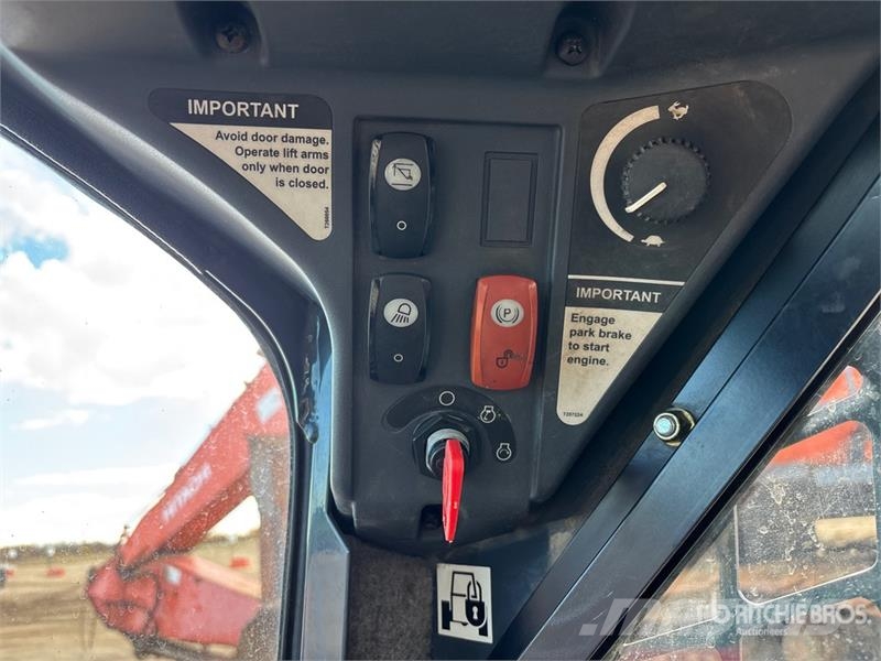 John Deere 318D Skid steer loaders