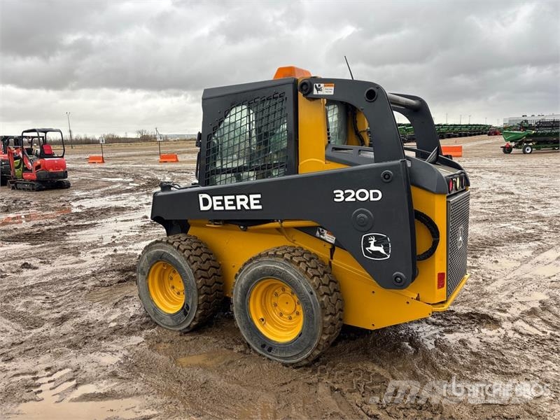 John Deere 320D Kompaktrakodók