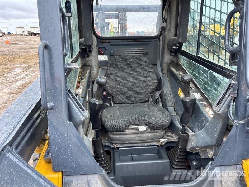 John Deere 320D Kompaktrakodók