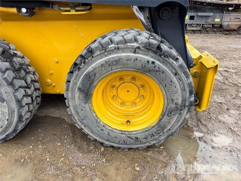 John Deere 320D Kompaktrakodók