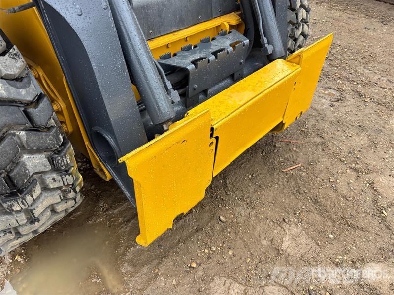 John Deere 320D Kompaktrakodók