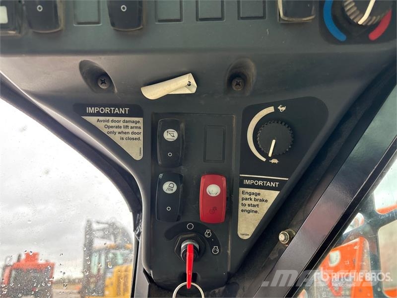 John Deere 320D Kompaktrakodók