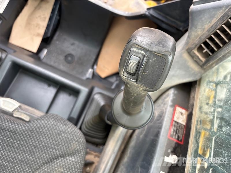 John Deere 320D Kompaktrakodók