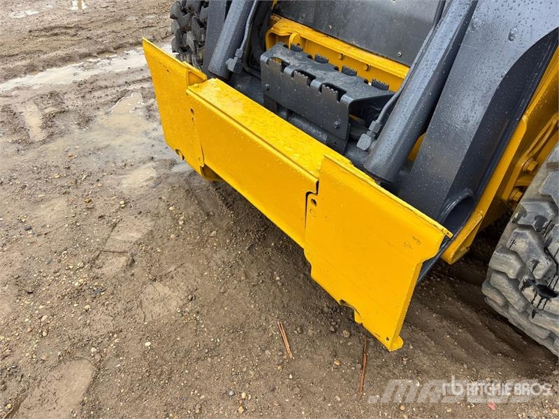 John Deere 320D Kompaktrakodók