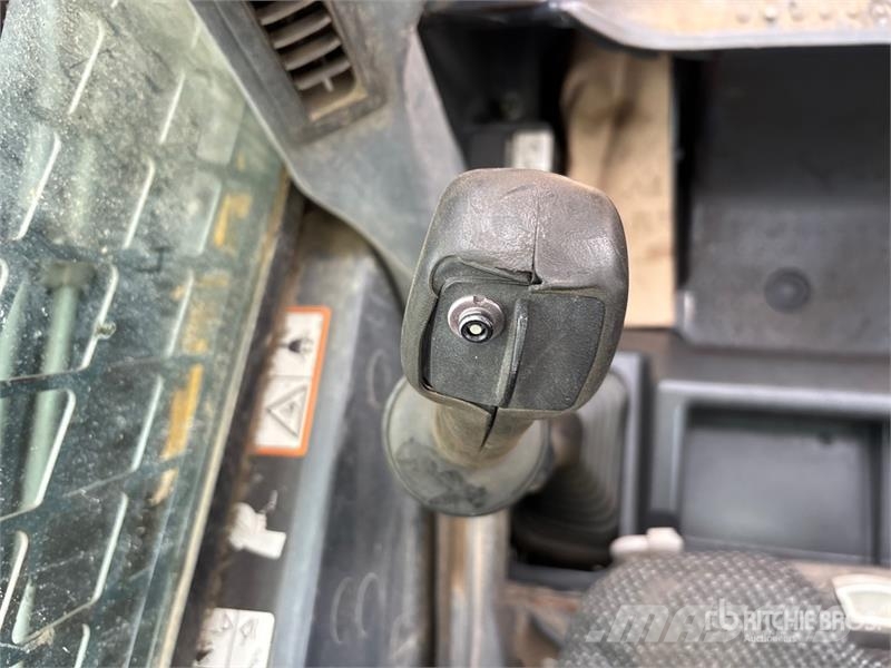 John Deere 320D Kompaktrakodók