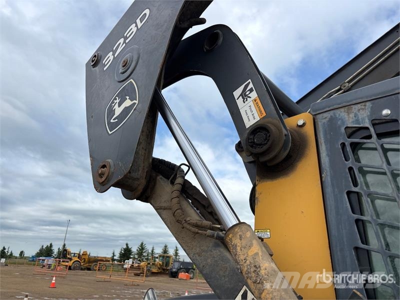 John Deere 323D Skid steer loaders