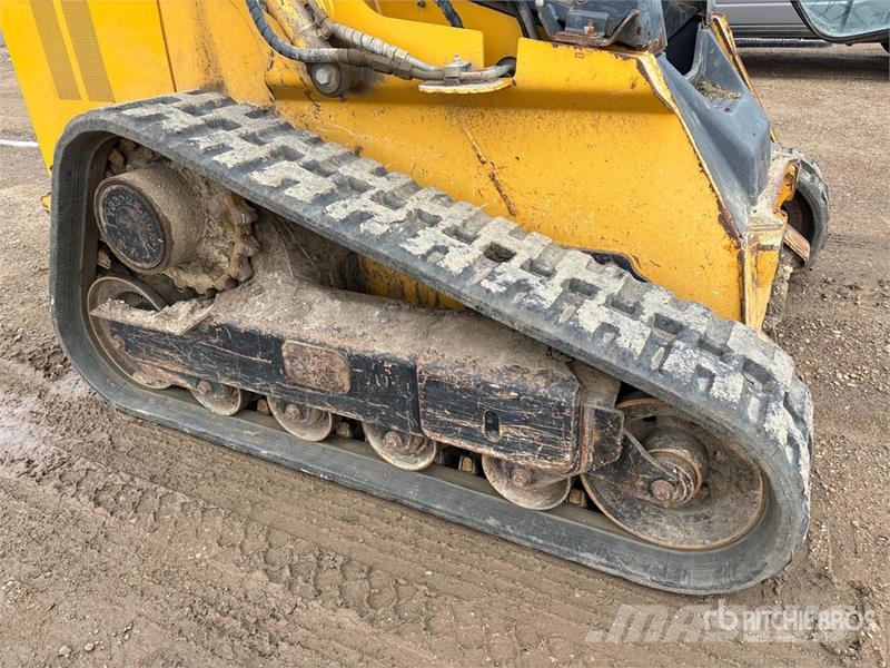 John Deere 323D Skid steer loaders