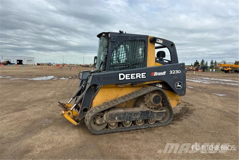 John Deere 323D Skid steer loaders