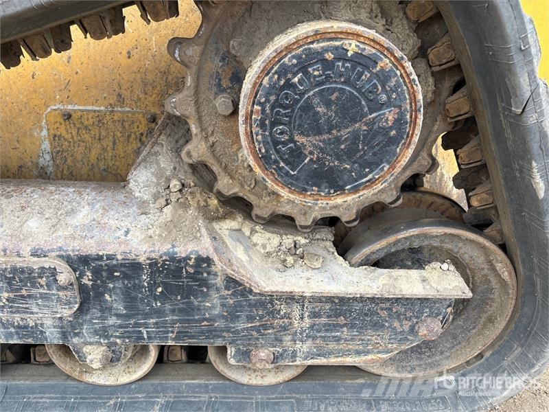 John Deere 323D Skid steer loaders