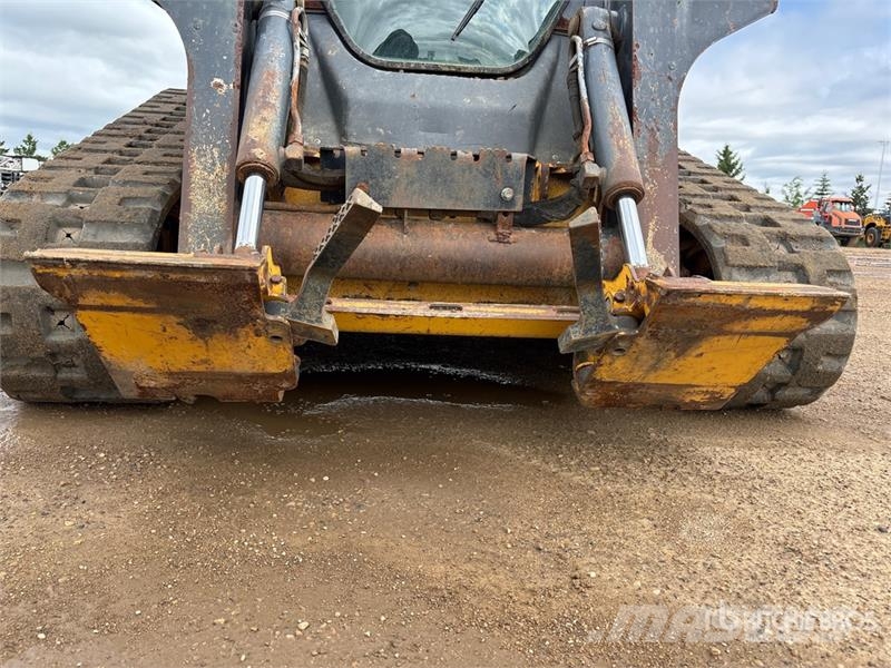 John Deere 323D Skid steer loaders
