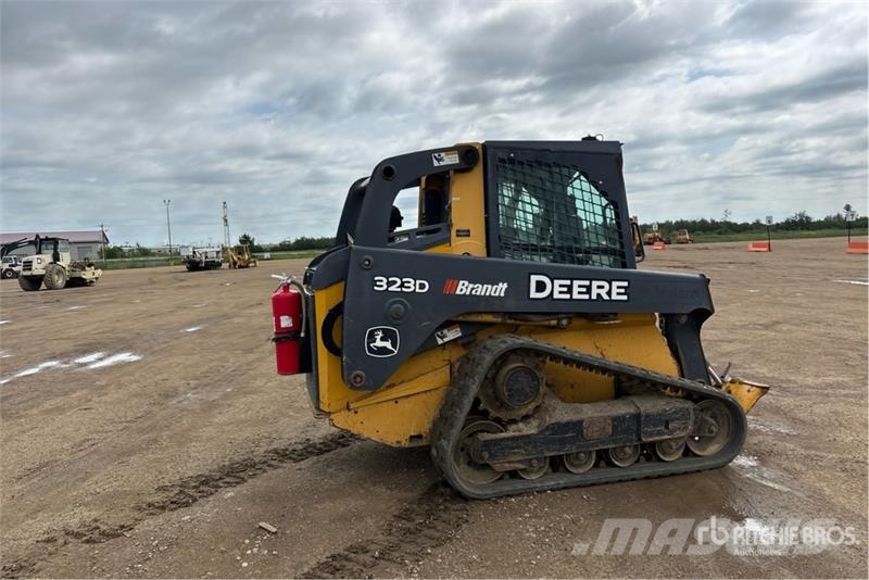 John Deere 323D Skid steer loaders