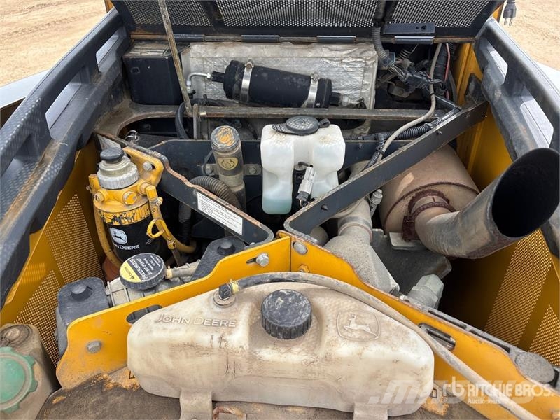 John Deere 323D Skid steer loaders