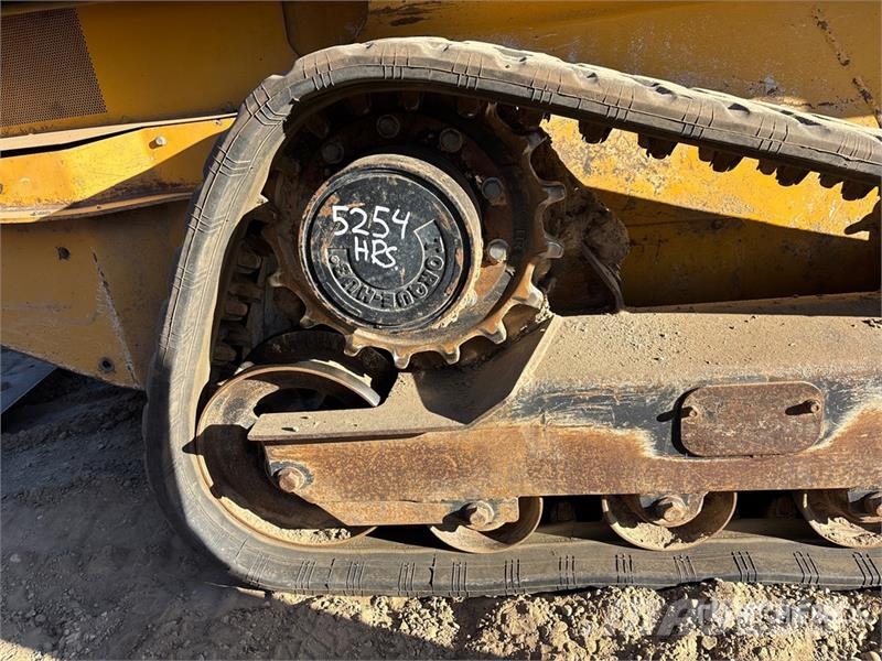 John Deere 323E Мини-погрузчики
