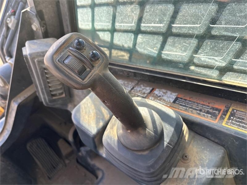 John Deere 324G Two-Speed Skid Steer Loader Schrankladers