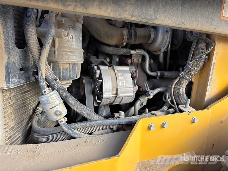 John Deere 324G Two-Speed Skid Steer Loader Schrankladers