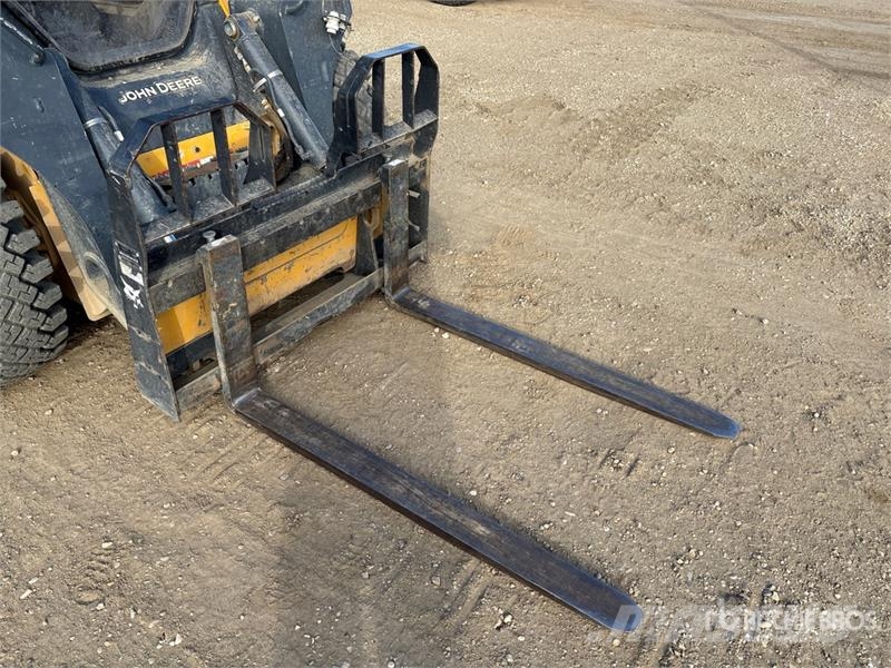 John Deere 324G Two-Speed Skid Steer Loader Skid steer loderler