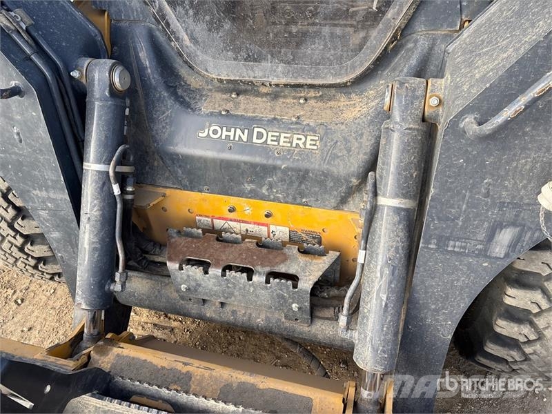 John Deere 324G Two-Speed Skid Steer Loader Skid steer loderler