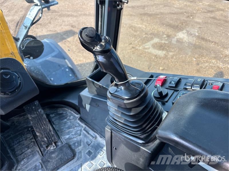 John Deere 324L لوادر بعجل