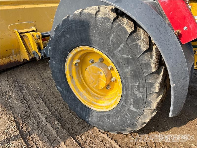 John Deere 324L لوادر بعجل